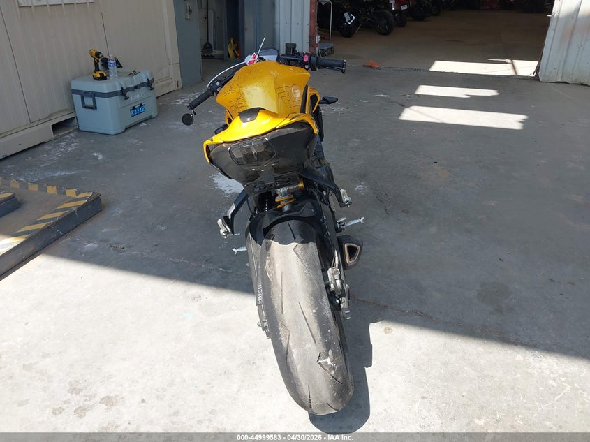 2025 TRIUMPH MOTORCYCLE STREET TRIPLE auction photo 6