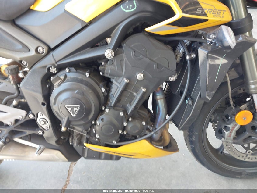 2025 TRIUMPH MOTORCYCLE STREET TRIPLE auction photo 8