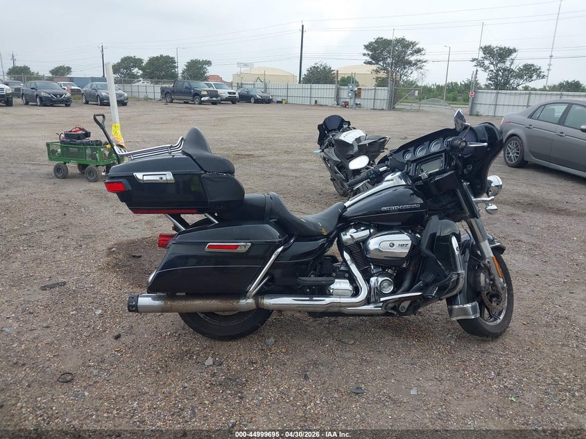 2017 Harley-Davidson Flhtk Ultra Limited VIN: 1HD1KED10HB677529 Lot: 44999695
