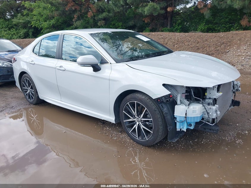 TOYOTA CAMRY 2022. Lot# 44999947. VIN 4T1G11BK5NU050016. Photo 1