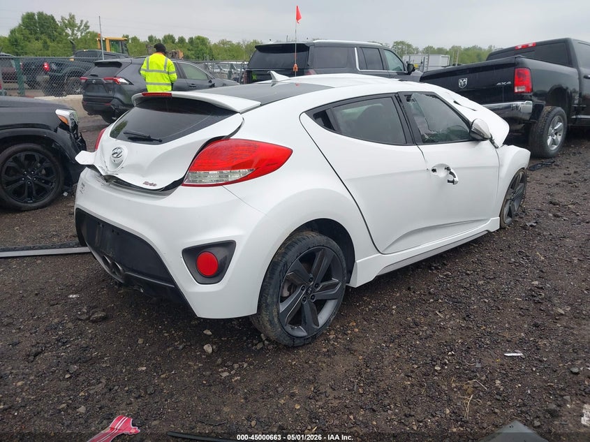 2015 HYUNDAI VELOSTER auction photo 4