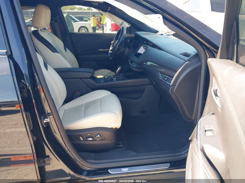 2019 CADILLAC XT4 auction photo 5