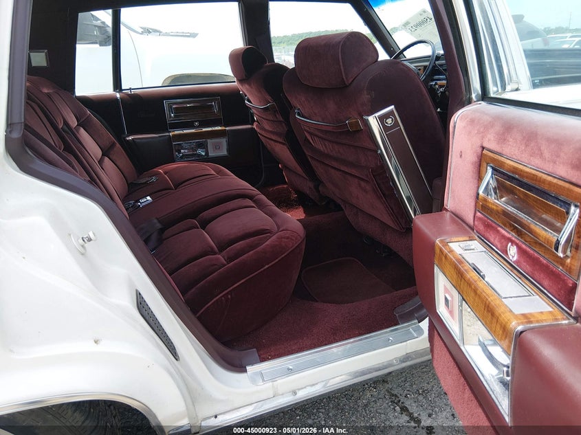 1986 Cadillac Fleetwood Brougham VIN: 1G6DW69Y1G9721092 Lot: 45000923