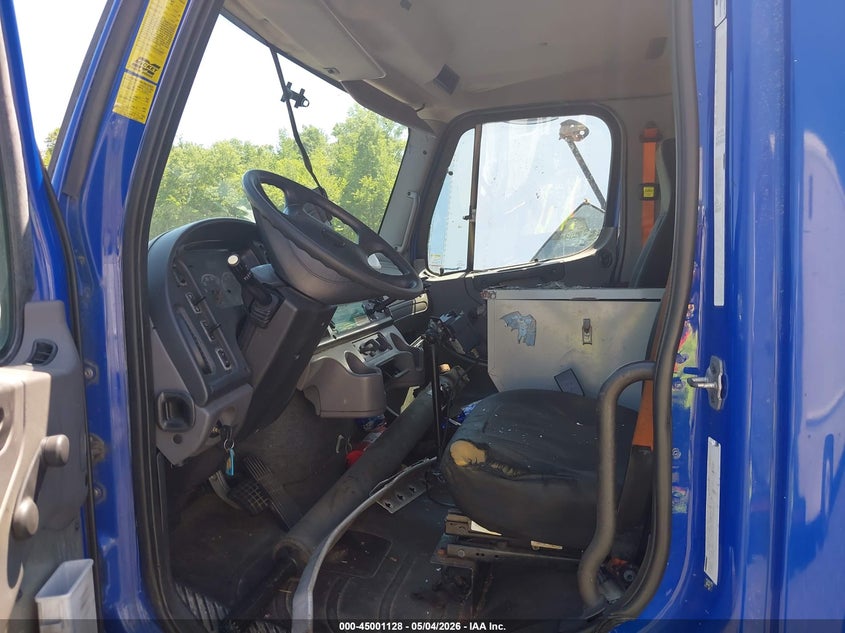 2012 FREIGHTLINER M2 auction photo 7