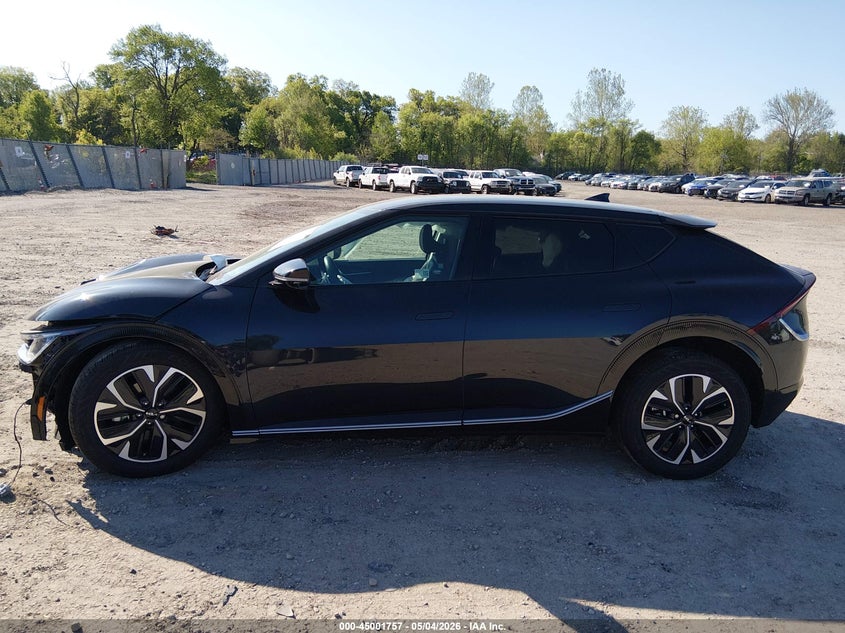 2022 KIA EV6 WIND · Фото 15