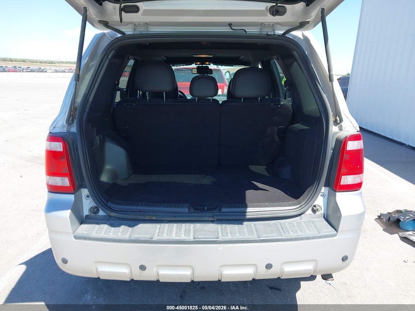 1FMCU0E79AKC88965 2010 Ford Escape 2.5 Limited silver