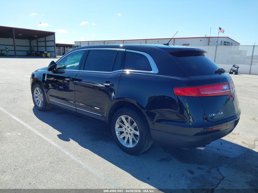 Vin: 2lmhj5nk9kbl03318, lot: 45499347, lincoln mkt livery 20193