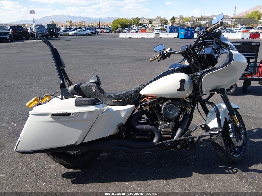 2018 Harley-Davidson Fltrxs Road Glide Special VIN: 1HD1KTC12JB609387 Lot: 45002543