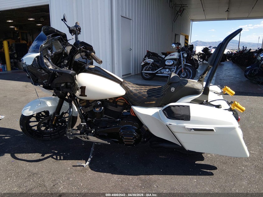 2018 Harley-Davidson Fltrxs Road Glide Special VIN: 1HD1KTC12JB609387 Lot: 45002543