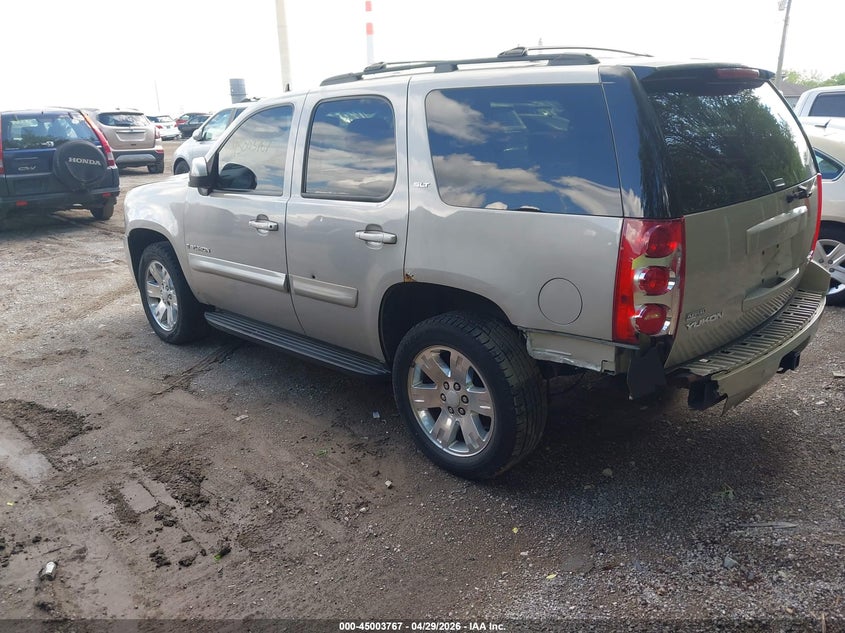 2008 GMC YUKON auction photo 3