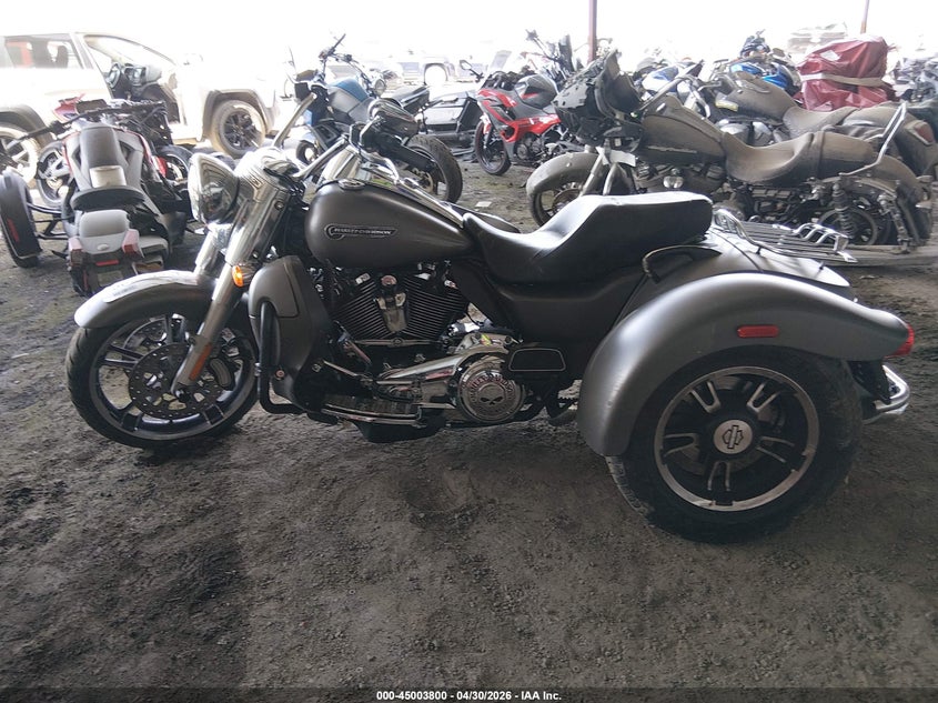 2018 Harley-Davidson Flrt Free Wheeler VIN: 1HD1MCC13JB850725 Lot: 45003800