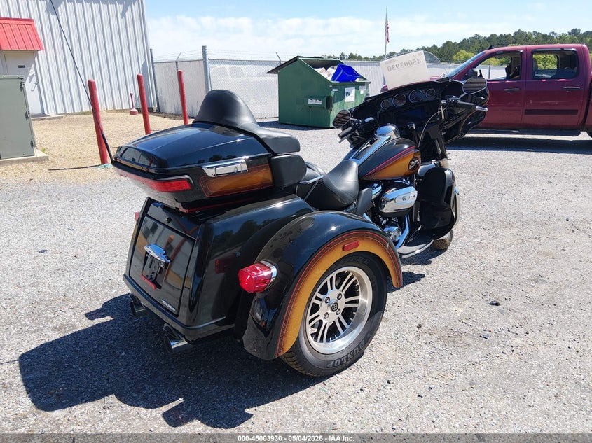 2024 HARLEY-DAVIDSON FLHTCUTG auction photo 4