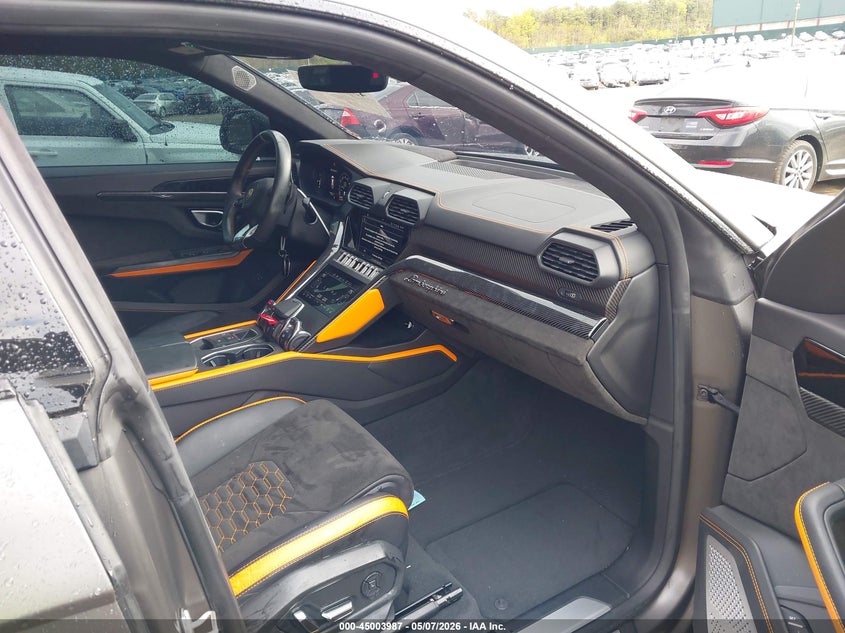 2022 LAMBORGHINI URUS auction photo 5