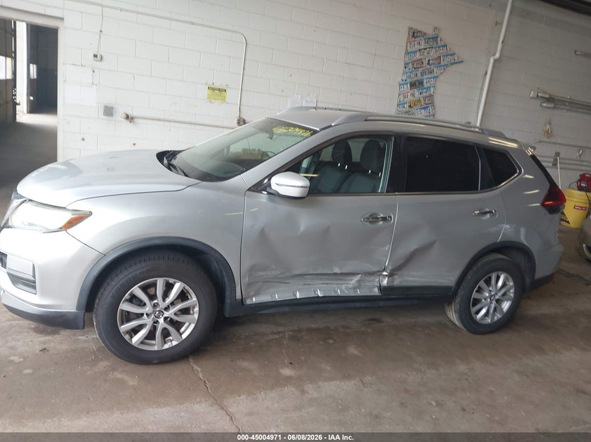 VIN KNMAT2MV9JP529551 2018 NISSAN ROGUE SV