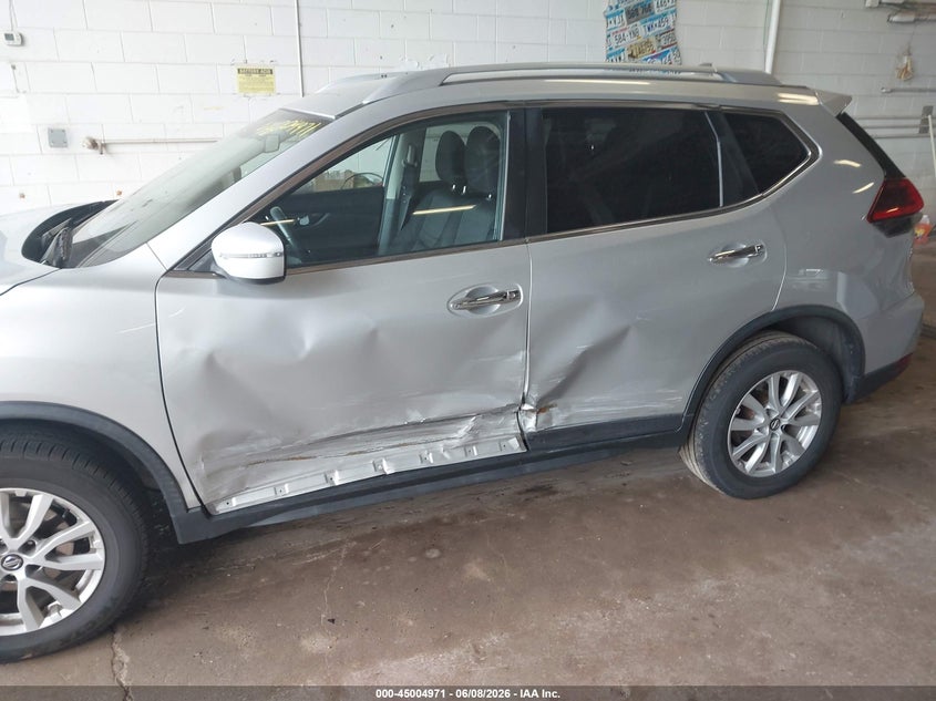 VIN KNMAT2MV9JP529551 2018 NISSAN ROGUE SV