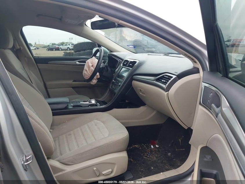 2019 FORD FUSION auction photo 5