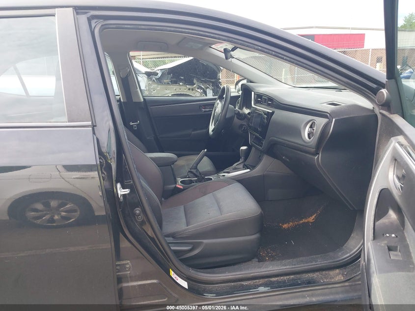 2017 TOYOTA COROLLA auction photo 5