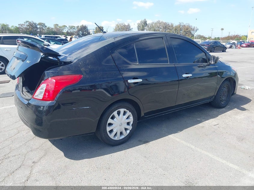 2019 NISSAN VERSA auction photo 4