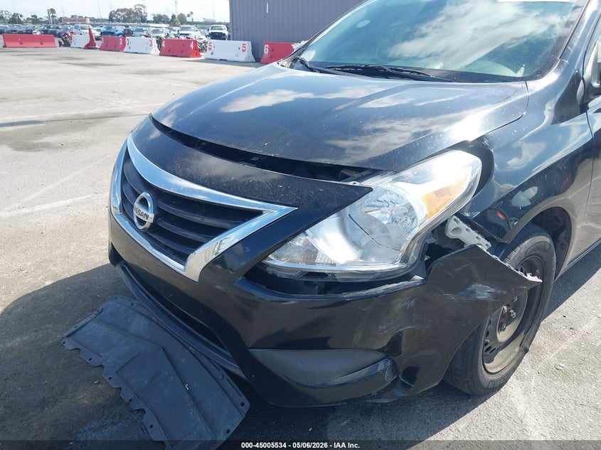 2019 NISSAN VERSA auction photo 6