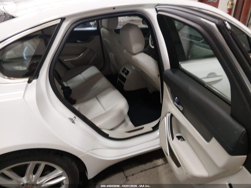 2022 JAGUAR XF auction photo 8