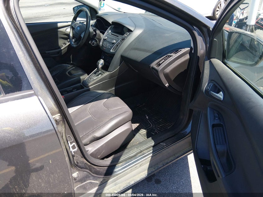 2015 FORD FOCUS auction photo 5