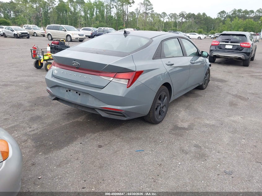 2022 Hyundai Elantra Sel