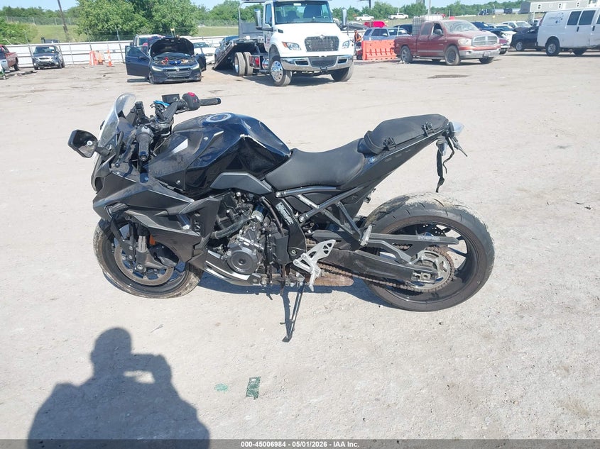 2025 Suzuki Gsx800 F VIN: JS1EM13B5S7101584 Lot: 45006984