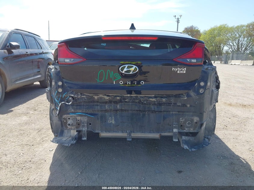 VIN KMHC65LC7JU062371 2018 HYUNDAI IONIQ HYBRID BLUE