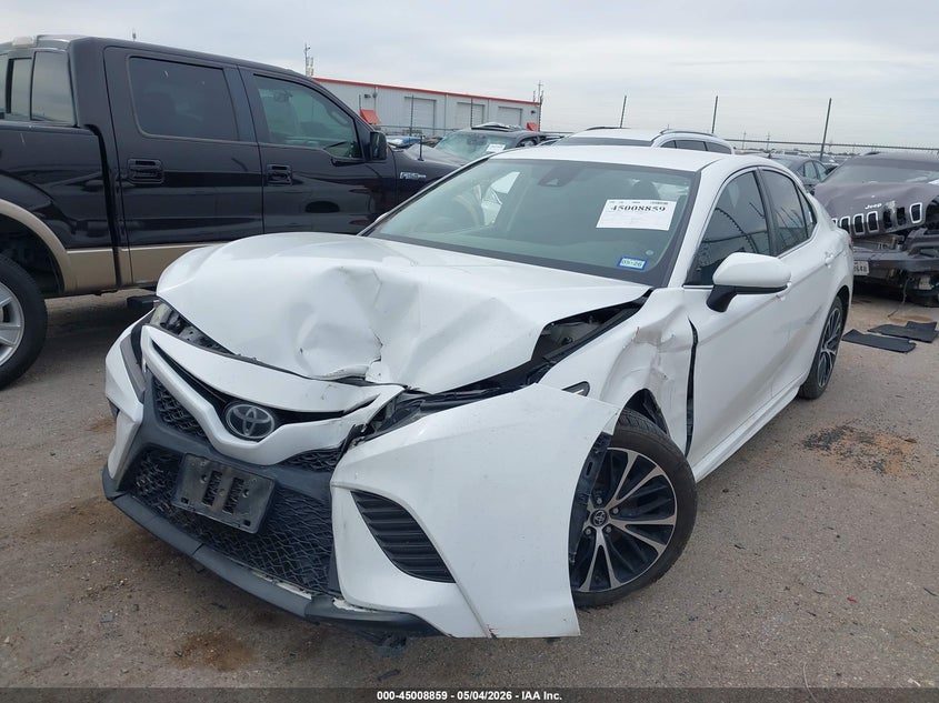2018 Toyota Camry Se 4T1B11HK2JU130966 photo 1