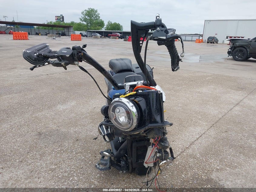 HARLEY-DAVIDSON FLHCS 2023