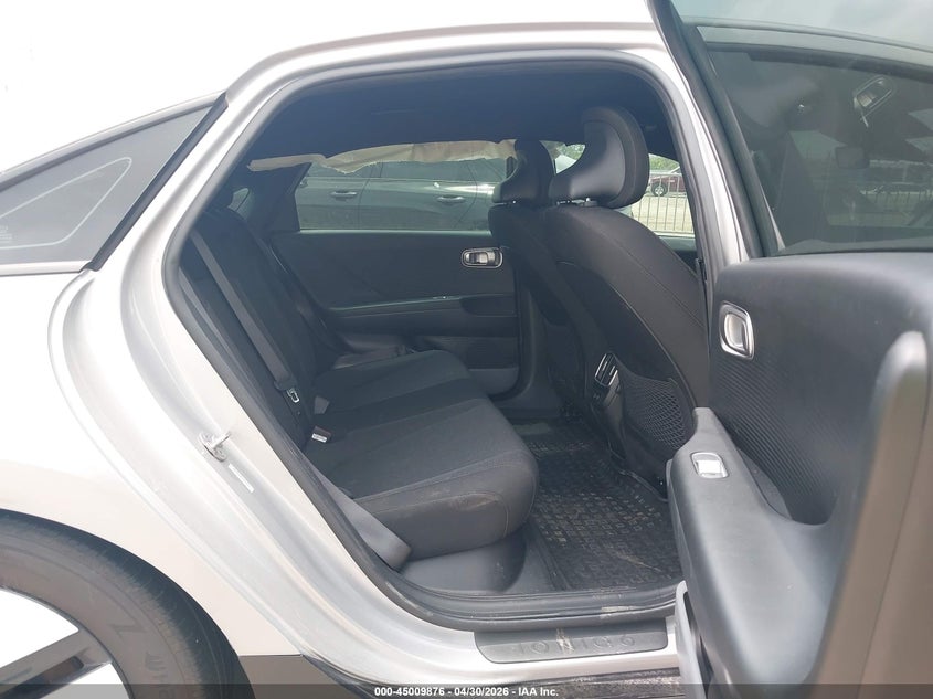 2024 Hyundai Ioniq 6 Se VIN: KMHM24AAXRA070585 Lot: 45009876