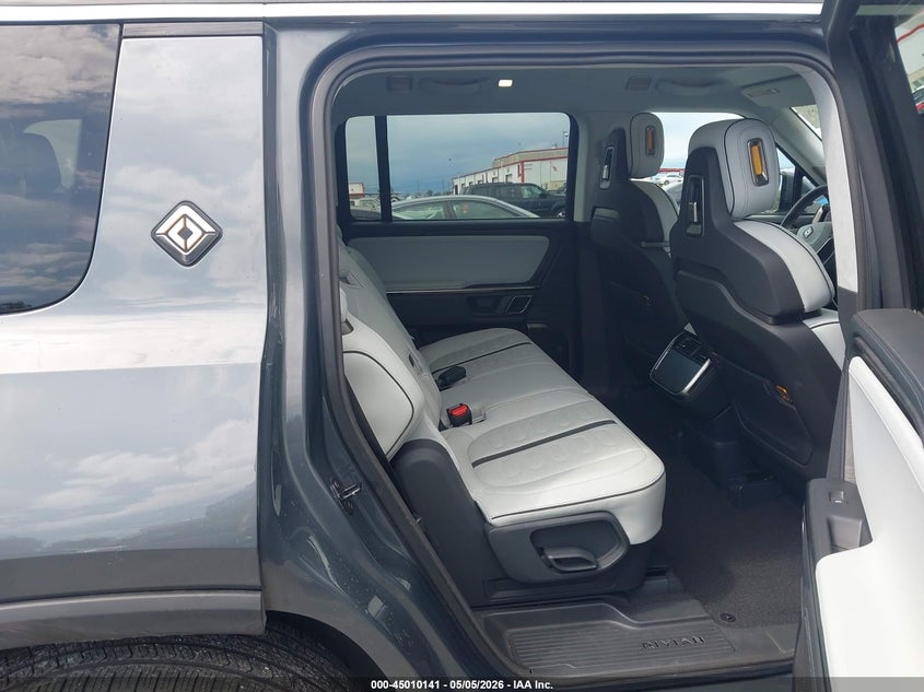 2023 RIVIAN R1S auction photo 8