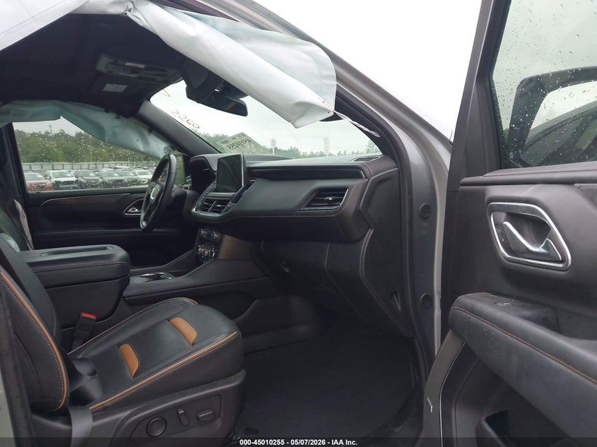 2024 GMC YUKON 4WD AT4 · Photo 5