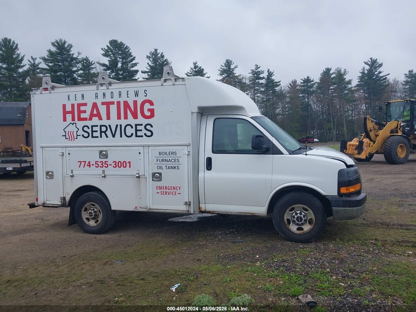 2012 Gmc Savana Cutaway Work Van White Lot 111045012024 Vin 1GD072BG2C1134665