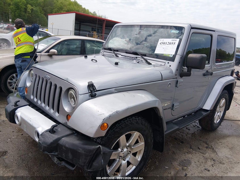 2013 Jeep Wrangler Sahara 1C4AJWBG3DL642019 photo 1