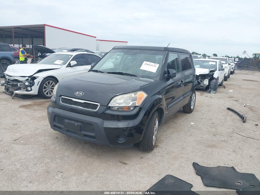 KNDJT2A24B7225765 2011 Kia Soul + photo 1