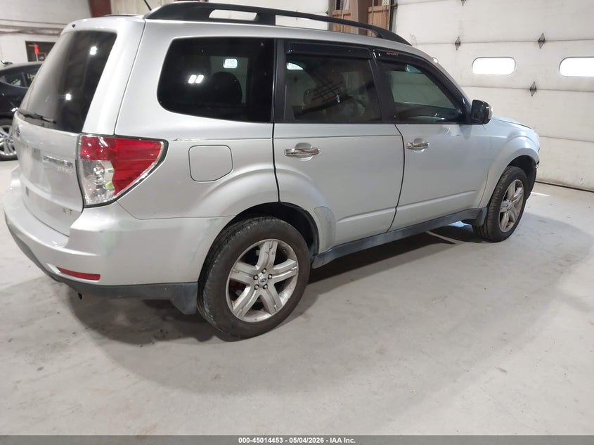 2010 SUBARU FORESTER auction photo 4