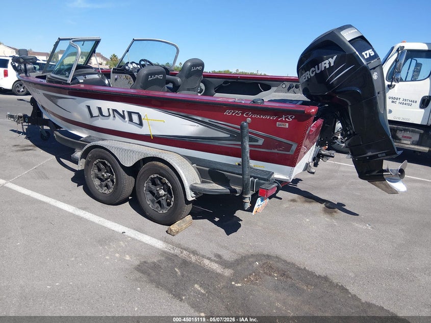 2018 LUND 1875 CROSSOVER auction photo 3