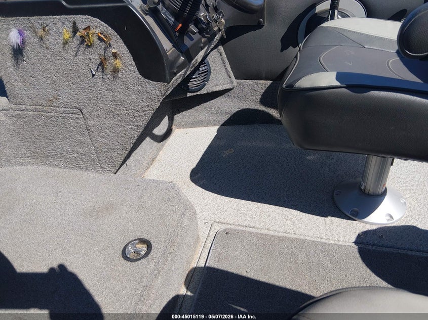 2018 LUND 1875 CROSSOVER auction photo 8