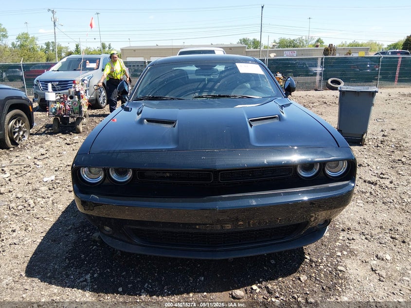 VIN: 2C3CDZGGXNH129007 2022 DODGE CHALLENGER SXT AWD