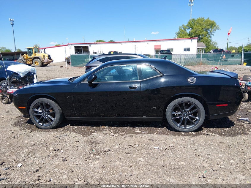 VIN: 2C3CDZGGXNH129007 2022 DODGE CHALLENGER SXT AWD