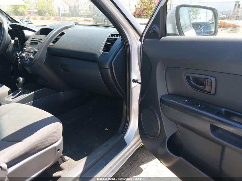 2013 KIA SOUL auction photo 5