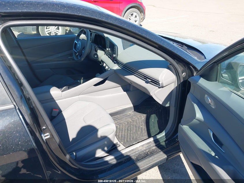 VIN KMHLL4AG8PU595668 2023 HYUNDAI ELANTRA SE