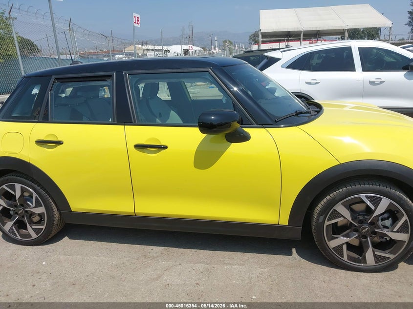 2026 Mini Hardtop Oxford Edition VIN: WMW43GD04T2Y26402 Lot: 45016354