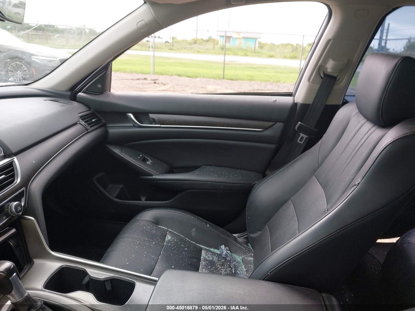 VIN 1HGCV1F91JA110255 2018 HONDA ACCORD TOURING