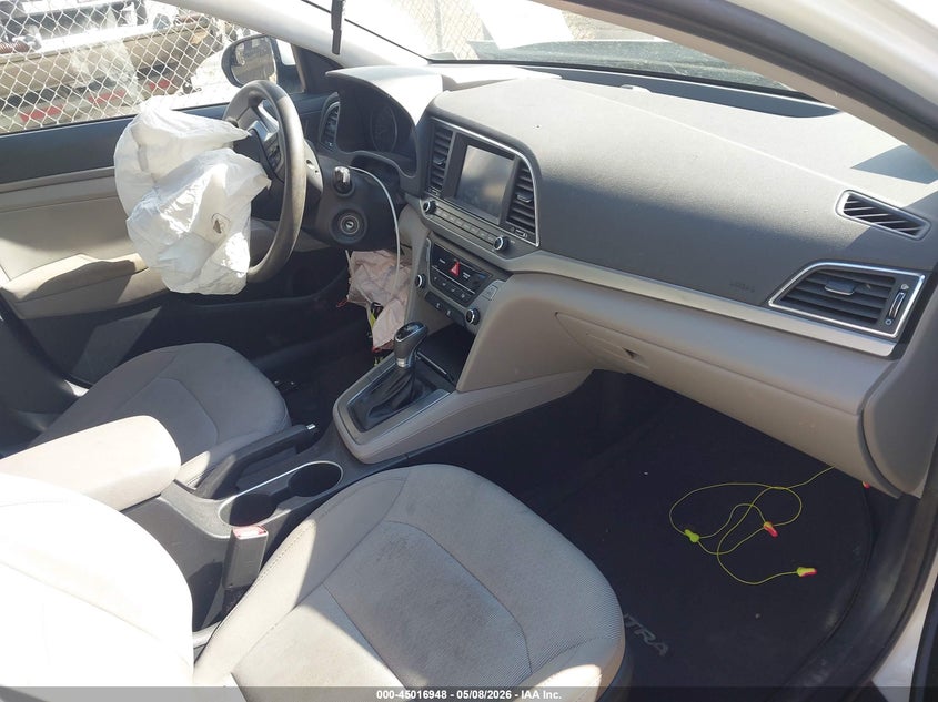 2017 HYUNDAI ELANTRA auction photo 5