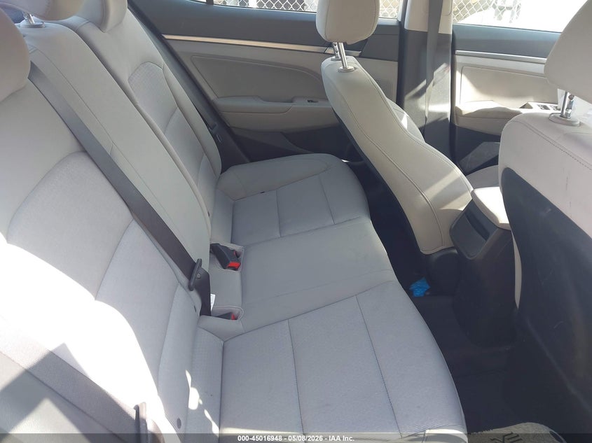 2017 HYUNDAI ELANTRA auction photo 8