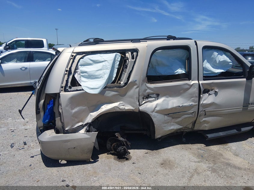 2011 CHEVROLET TAHOE auction photo 6