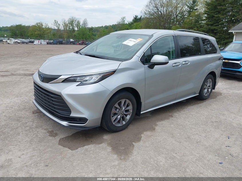 2023 Toyota Sienna Le 5TDKRKEC6PS175910 photo 1