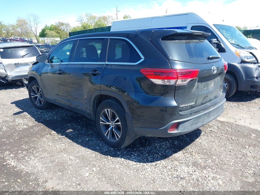 2017 TOYOTA HIGHLANDER auction photo 3